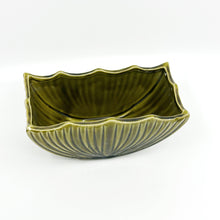 Load image into Gallery viewer, Vintage Mccoy Planter
