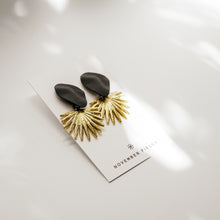Load image into Gallery viewer, Tropica Earrings
