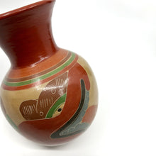 Load image into Gallery viewer, Vintage Ceramic Nicaraguan Vase
